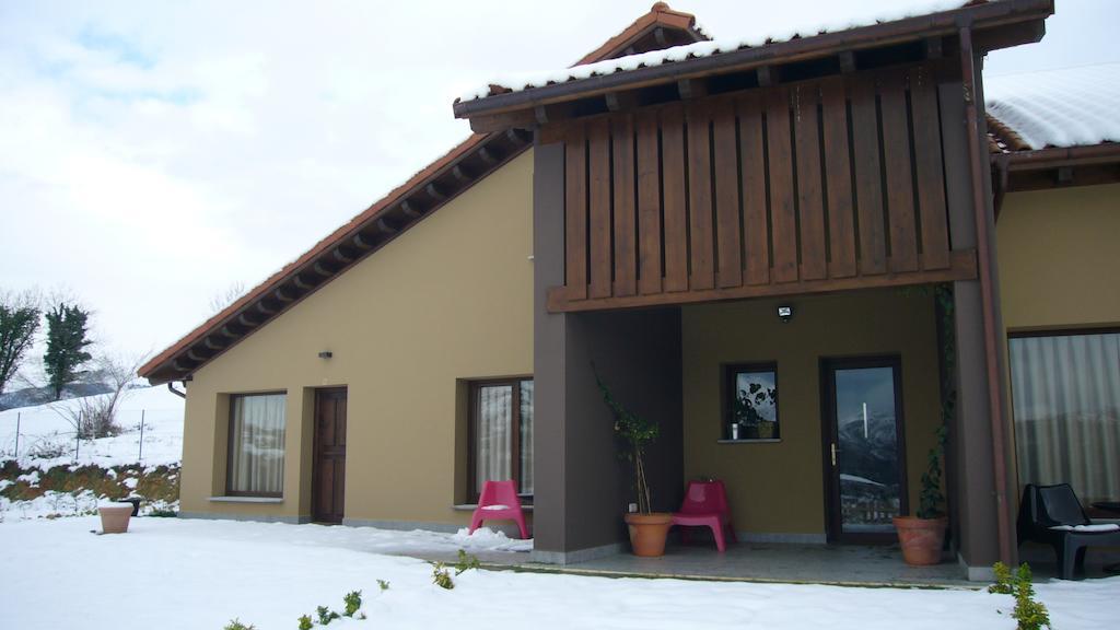 Apartamentos La Senda San Juan de Parres Exteriér fotografie